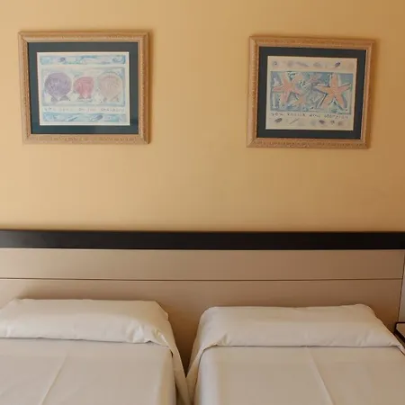 Suneo Costa Brava יורט דה מאר